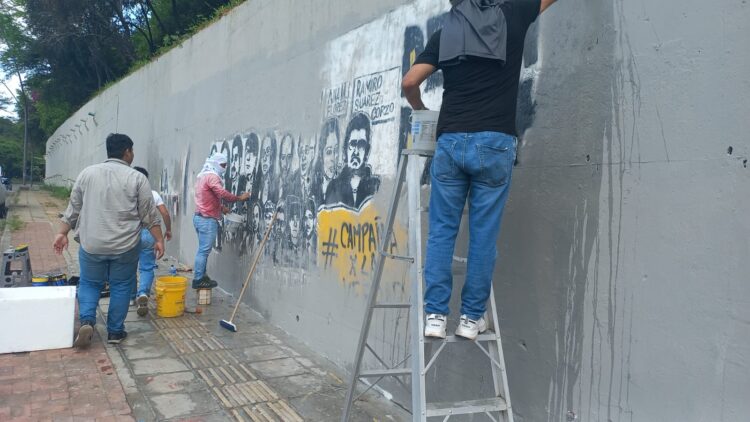 ORGANIZACIONES SOCIALES, DE DDHH Y DE VÍCTIMAS RECHAZAMOS LA CENSURA QUE CON AUSPICIO DE LA POLICÍA NACIONAL SE HA HECHO CONTRA EL MURAL ¿Quiénes DIERON LA ORDEN PARA…? EN BUCARAMANGA.
