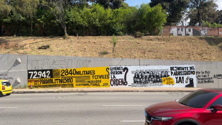 ORGANIZACIONES SOCIALES, DE DDHH Y DE VÍCTIMAS RECHAZAMOS LA CENSURA QUE CON AUSPICIO DE LA POLICÍA NACIONAL SE HA HECHO CONTRA EL MURAL ¿Quiénes DIERON LA ORDEN PARA…? EN BUCARAMANGA.